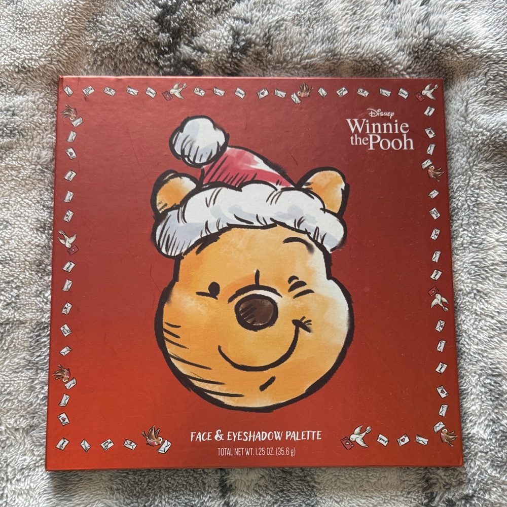Disney Winnie the Pooh Face & Eyeshadow Palette - Red and Gold